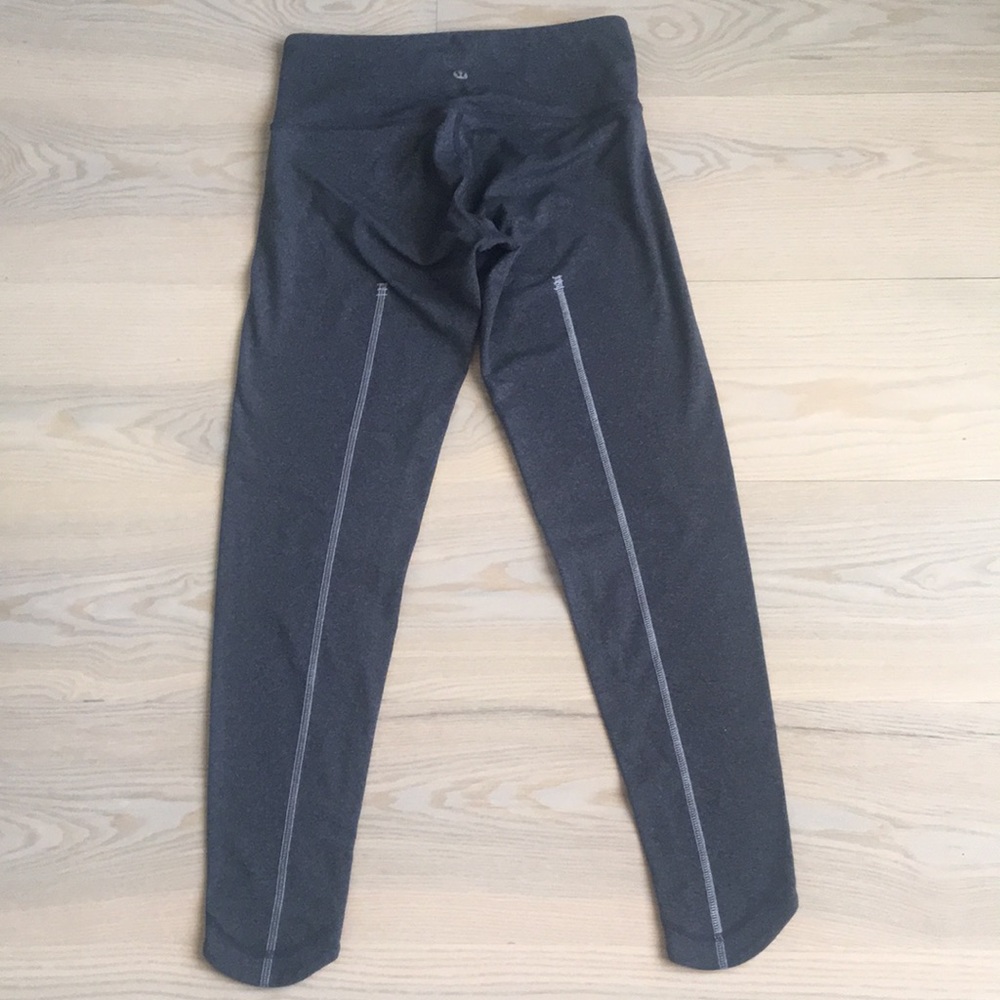 Lululemon EUC Wunder Under 
FULL ON LUON LE 4 Gray - Picture 2 of 5